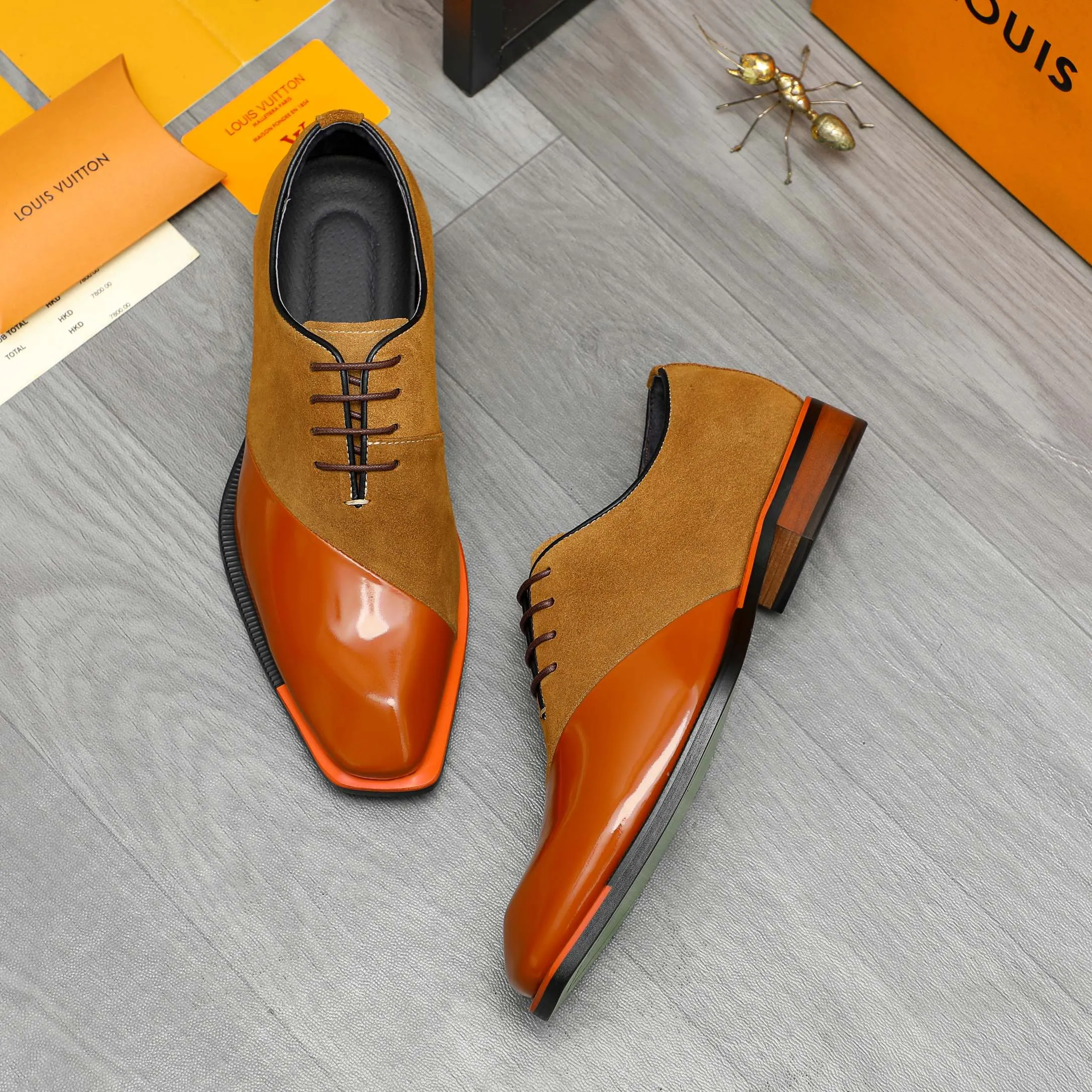 Men's shoes 💰580 Product trademark: LV "Louis Vuitton" business formal lace-up leather shoes Regular size: 37-46 Product materials: Selected high-quality cowhide stitching nubuck leather upper, pigskin lining, rubber outsole